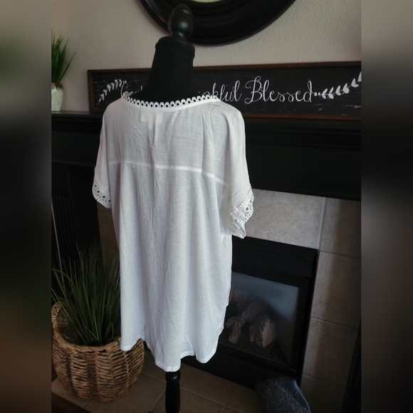 Women's White Lace Trim Top - Picture 7 of 9